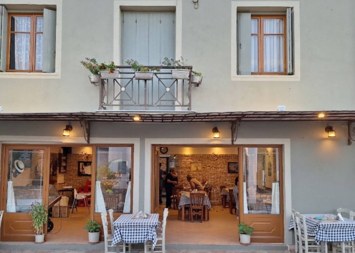Nikos Restaurant