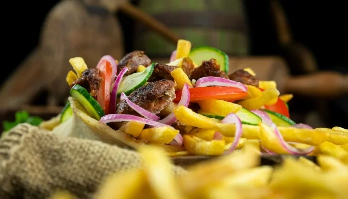 Gonia Tis Gevsis - Giros & Souvlaki