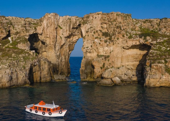 Santino Κρουαζιέρες στον κόλπο του Ναβαρίνο